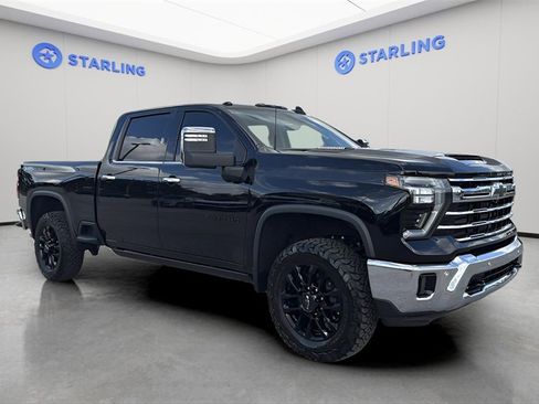 Used 2025 Chevrolet Silverado 2500 LTZ w/ LTZ Premium Package image 29