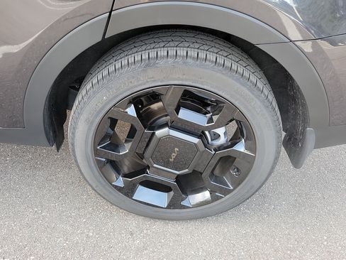 Certified 2025 Kia Sorento X-Line EX image 41