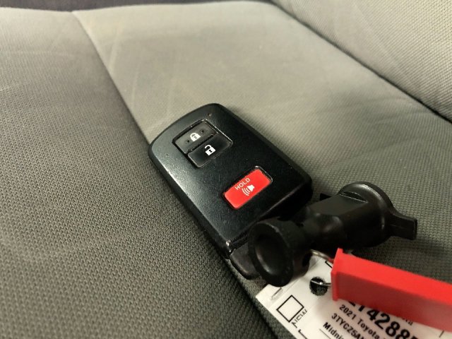 Used 2021 Toyota Tacoma TRD Sport AWD/4WD image 29