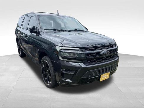Certified 2023 Ford Expedition Limited AWD/4WD image 2