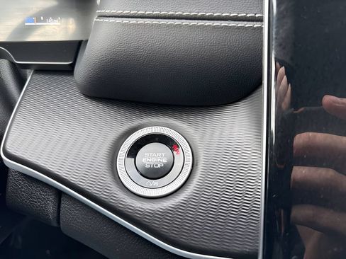 Used 2025 Jeep Grand Cherokee Laredo X RWD image 22