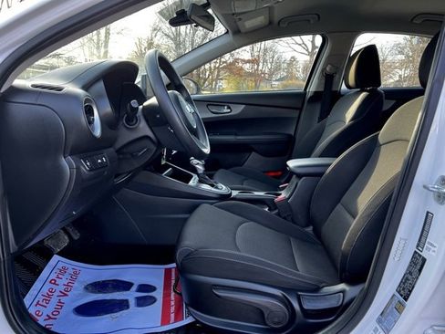 Used 2021 Kia Forte LXS image 13