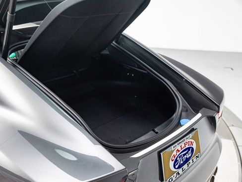 Used 2024 Jaguar F-TYPE R-Dynamic RWD image 33