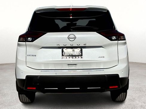 Used 2025 Nissan Rogue SV image 6