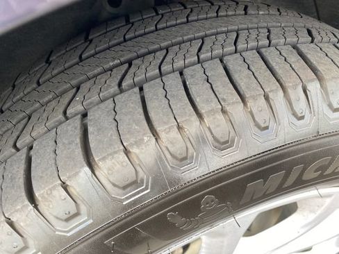 Used 2019 Chevrolet Equinox LT FWD image 23