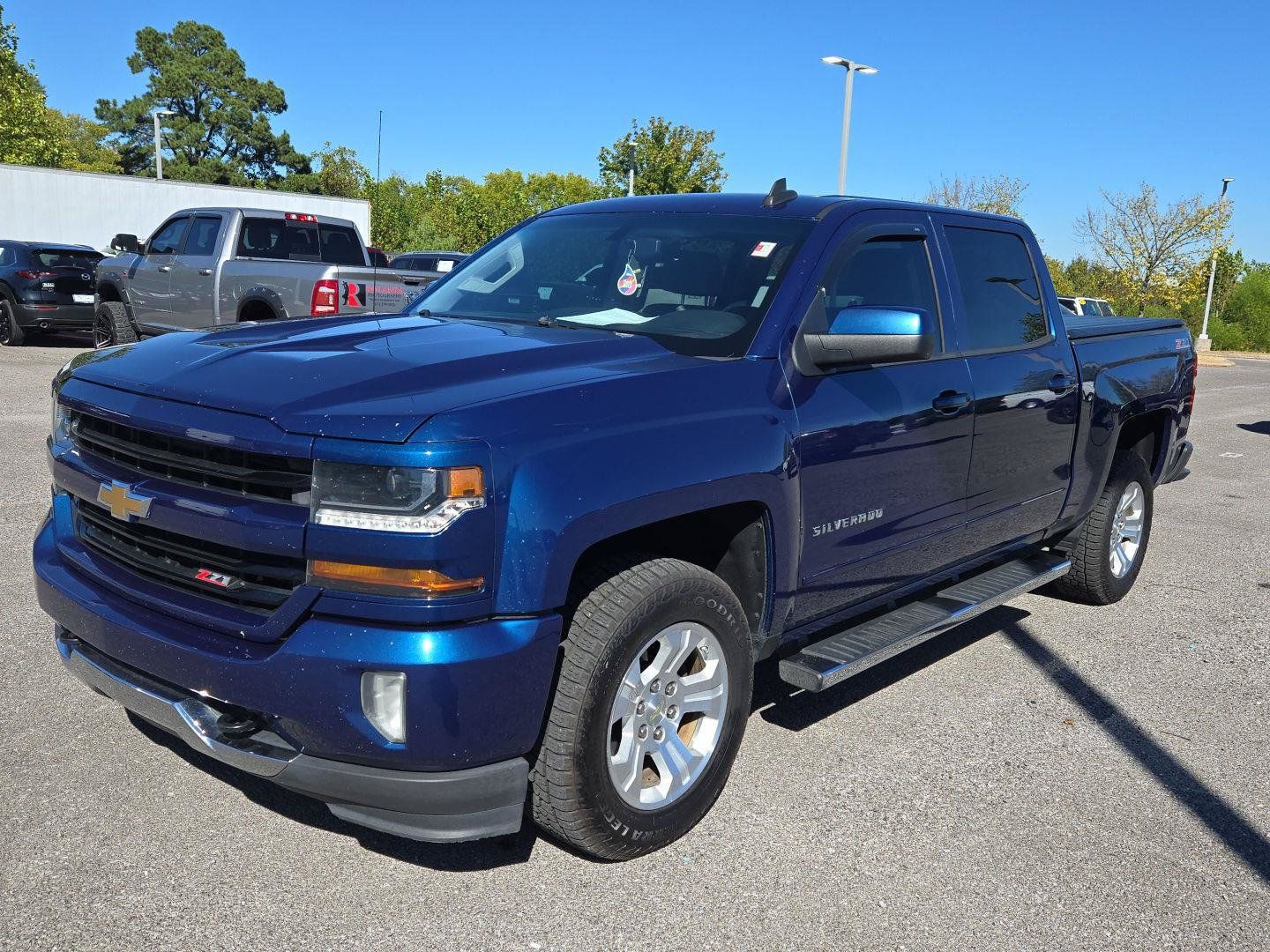 Used 2017 Chevrolet Silverado 1500 LT w/ All Star Edition AWD/4WD image 3