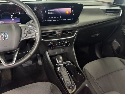 Used 2024 Buick Encore GX Preferred FWD image 19