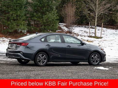 Used 2024 Kia Forte LXS image 9