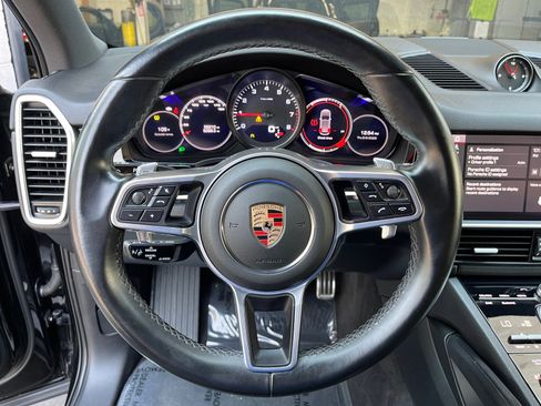 Used 2021 Porsche Cayenne S AWD/4WD image 12