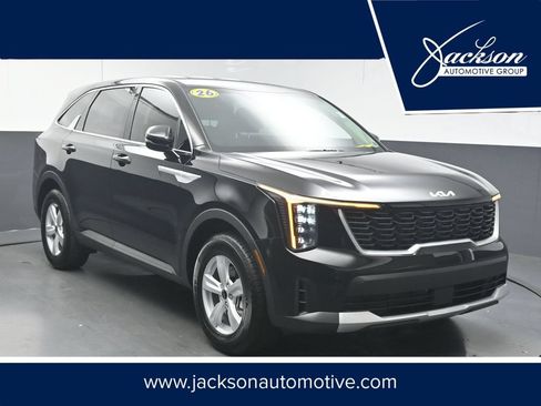 Used 2026 Kia Sorento LX FWD image 1
