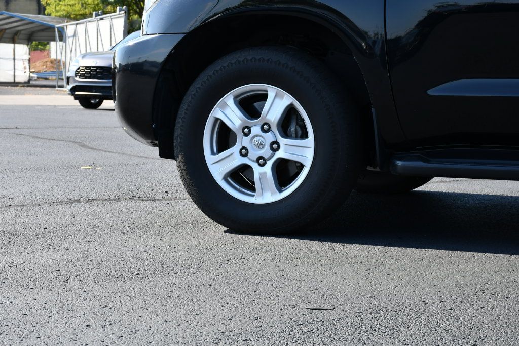 Used 2016 Toyota Sequoia SR5 AWD/4WD image 12
