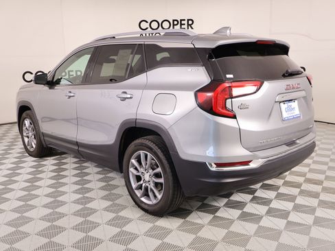 Used 2024 GMC Terrain SLT image 22