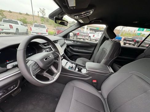 New 2025 Jeep Grand Cherokee L Laredo w/ Luxury Tech Group I image 14