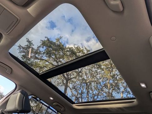 Used 2025 Honda Pilot Touring image 28