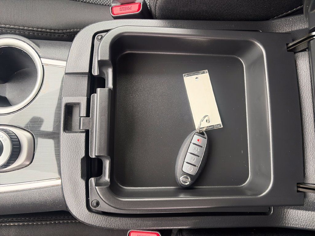 Used 2020 Nissan Pathfinder SV AWD/4WD image 28