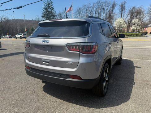 Used 2017 Jeep Compass Latitude w/ Popular Equipment Group image 16