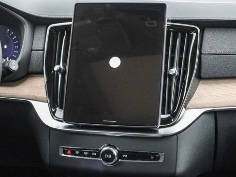 New 2026 Volvo XC90 B6 Plus w/ Protection Package AWD/4WD image 24