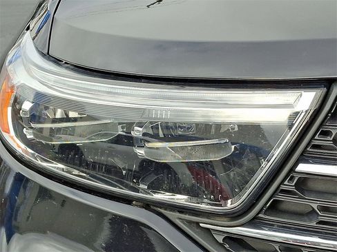 Used 2022 Ford Explorer XLT w/ Equipment Group 202A image 12