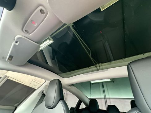 Used 2025 Tesla Model 3 RWD image 17