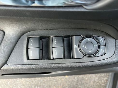 Used 2023 Chevrolet Equinox LT w/ Driver Convenience Package AWD/4WD image 11