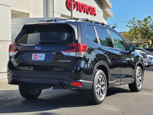 Used 2019 Subaru Forester Premium AWD/4WD image 5