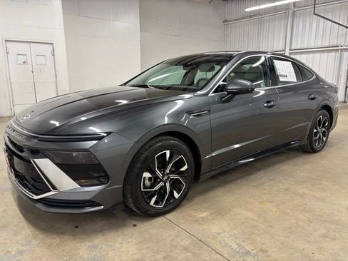 Used 2025 Hyundai Sonata SEL image 3