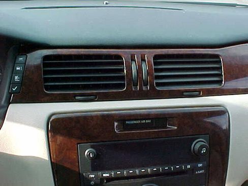 Used 2011 Chevrolet Impala LS image 22