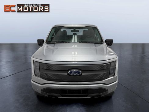 Used 2022 Ford F150 Lightning XLT AWD/4WD image 8