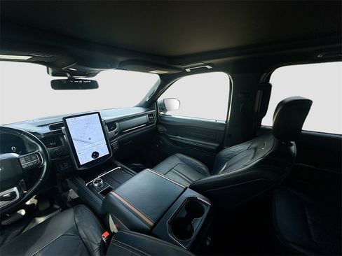Used 2023 Ford Expedition Platinum image 25