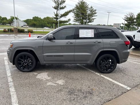 Used 2021 Jeep Grand Cherokee Laredo X AWD/4WD image 17