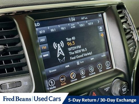 Used 2018 Jeep Grand Cherokee Altitude AWD/4WD image 17