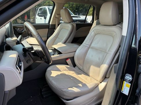 Used 2022 Lincoln Aviator Reserve w/ Elements Package Plus RWD image 6