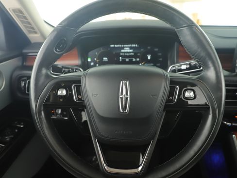 Certified 2022 Lincoln Aviator Reserve w/ Equipment Group 201A image 11