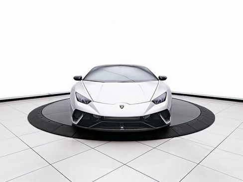 Used 2018 Lamborghini Huracan Performante image 19