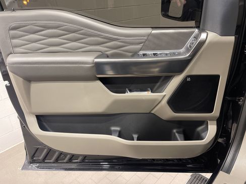 Used 2025 Ford F450 Platinum w/ Platinum Plus Package image 22