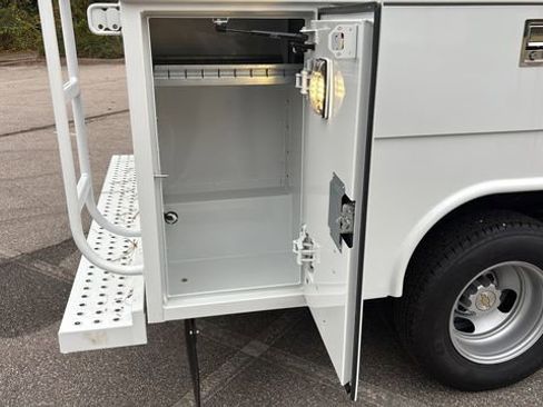 New 2025 Chevrolet Express 3500 w/ Power Convenience Package image 21