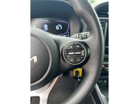 Used 2023 Kia Soul LX w/ LX Technology Package image 19