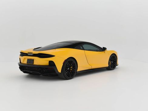 Used 2023 McLaren GT image 3