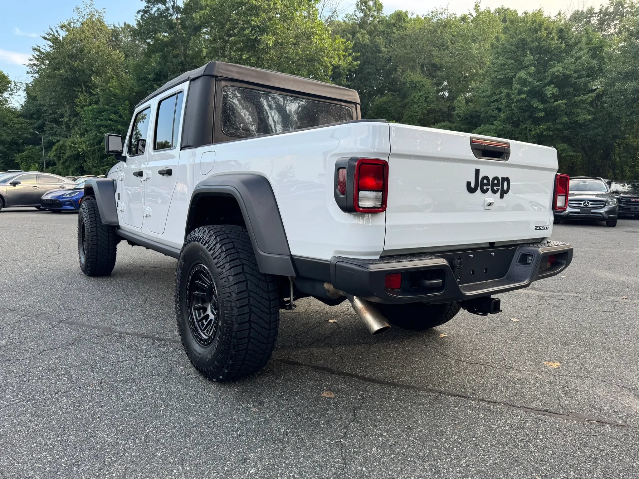 Used 2020 Jeep Gladiator Sport AWD/4WD image 3