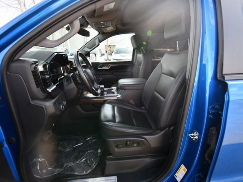 Used 2023 Chevrolet Silverado 1500 LT Trail Boss w/ LT Trail Boss Premium Package AWD/4WD image 15