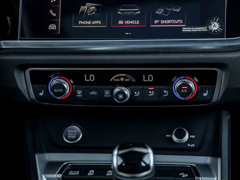 Used 2020 Audi Q3 2.0T Premium w/ Convenience Package image 21