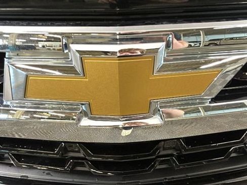 Used 2024 Chevrolet Silverado 1500 LT AWD/4WD image 9