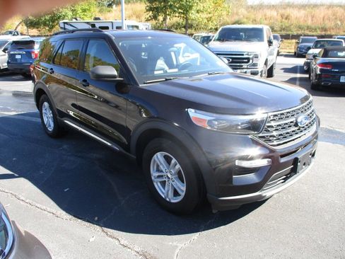 Used 2023 Ford Explorer XLT w/ Equipment Group 202A image 2