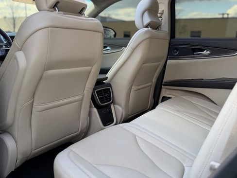 Used 2019 Lincoln Nautilus Reserve w/ Driver Assistance Package FWD image 13