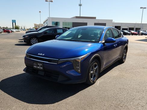 Used 2025 Kia K4 FWD image 2