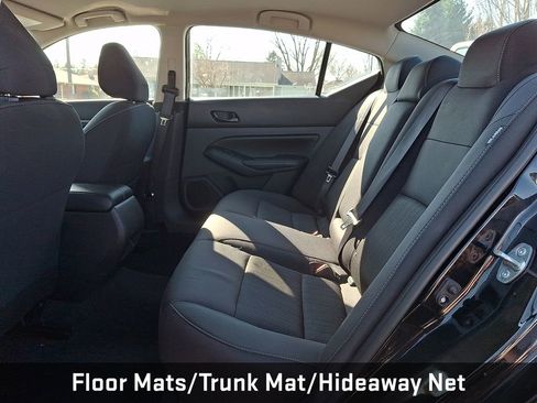 Used 2025 Nissan Altima 2.5 SV image 11