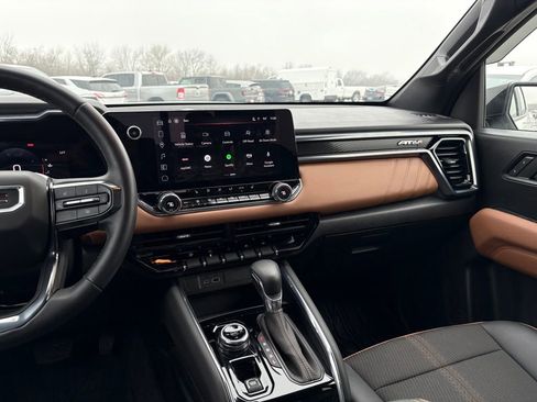 Used 2023 GMC Canyon AT4 image 22