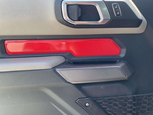 Used 2023 Ford Bronco Wildtrak image 12