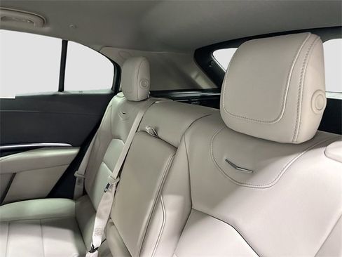 Used 2023 Cadillac XT4 Luxury w/ Cold Weather Package image 25