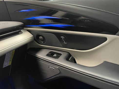 Used 2024 Lincoln Nautilus Premier w/ Equipment Group 102A image 31